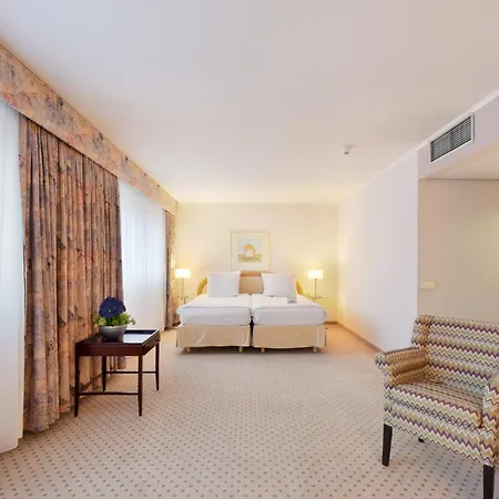 Hotel The Q Quadro 4*